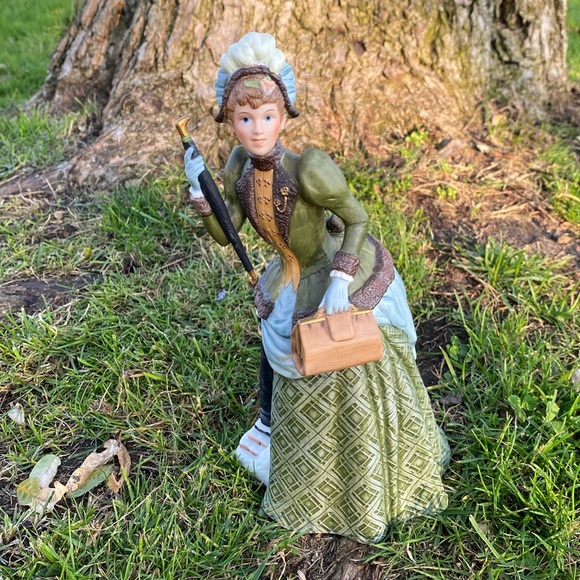 Avon Other - 1987 Presidents club Avon stunning figurine statue